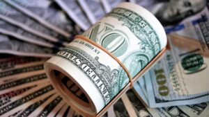بررسی روند تغییرات قیمت دلار امروز ۱۲ اردیبهشت